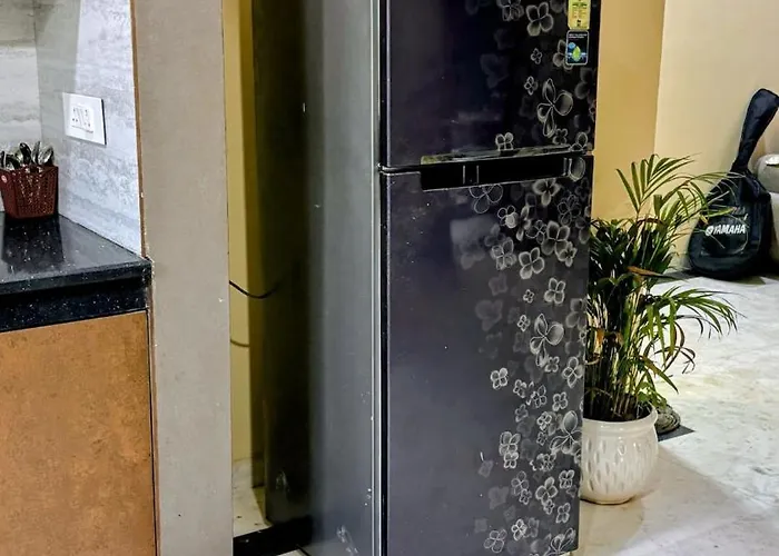 Luxurious 3Bhk Minimal Apartment Ps5 And Tv