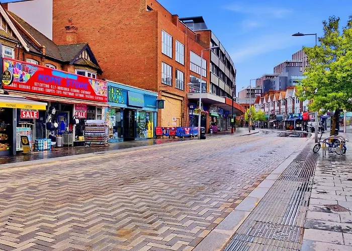 Ultra Central, Near Station 2Br 2Bath 6Sleep