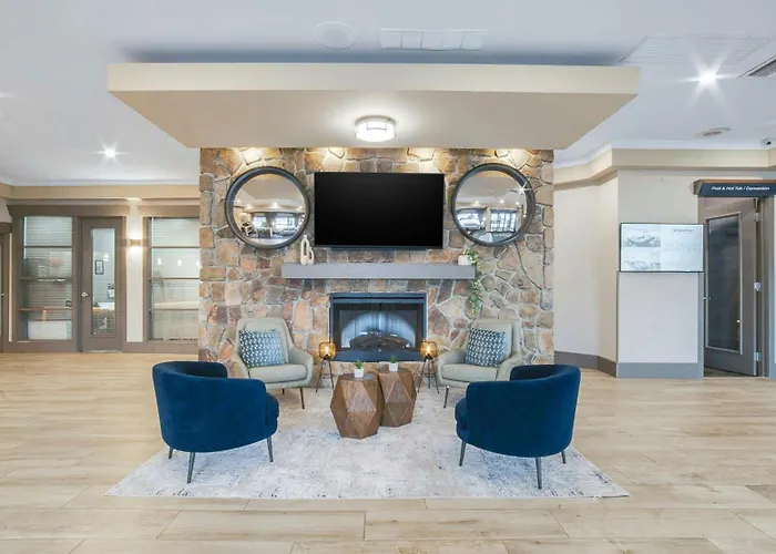 Sandman Hotel & Suites Kelowna