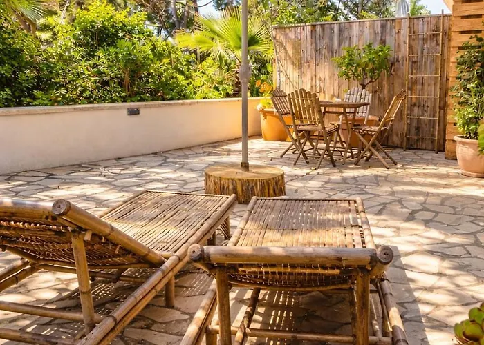 Hotel Almanarre Plage - Hotel Eco-Responsable Face A La Mer