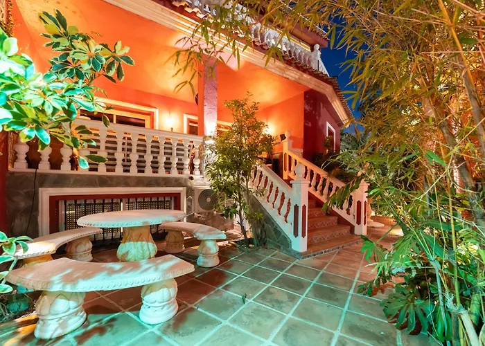 Majestic Villa By The Beach Heated Private Pool & Jacuzzi