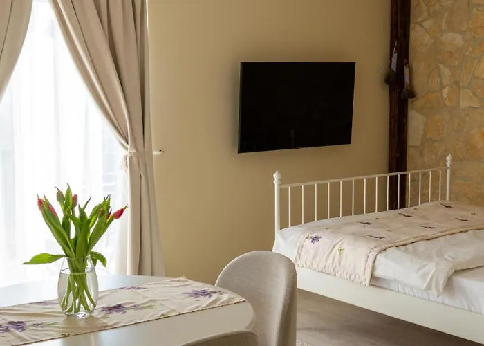 Barackvirag Apartmanhaz