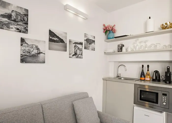 Mada Charm Apartments Terrace&Carugio
