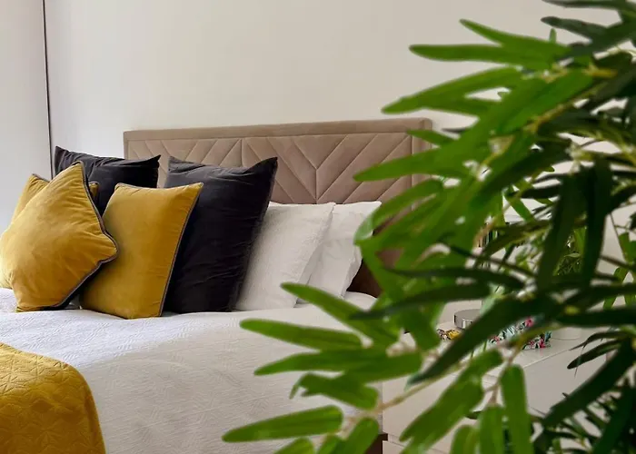 Forest Path Apartment Quiet Countryside Retreat With Sauna, Sleeps 4