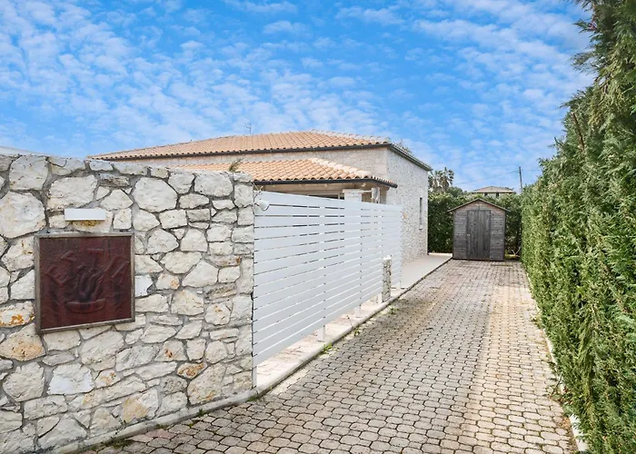 Villa Estia With Outdoor Hot Tub - Next To The Beach