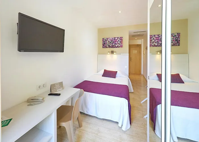 Flor Los Almendros Hotel