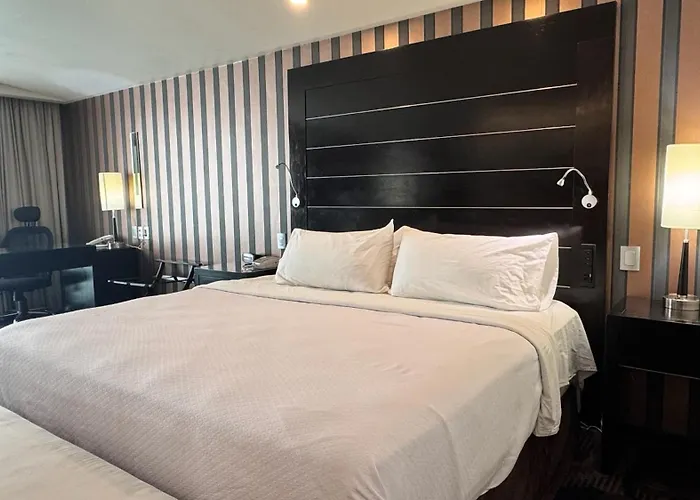 Crowne Plaza Toluca - Lancaster By Ihg