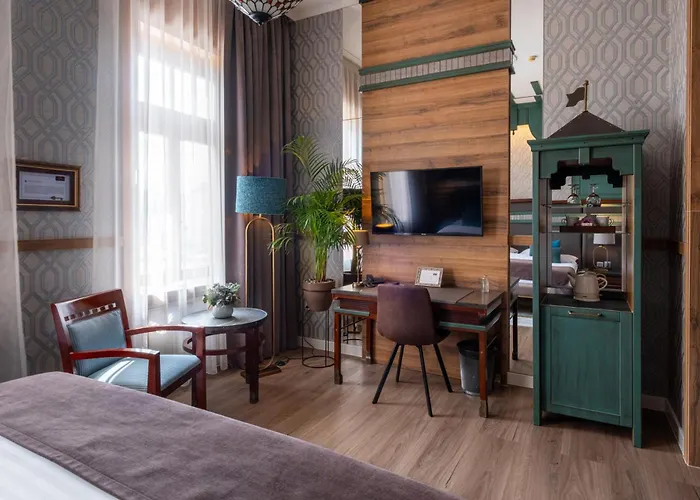Hotel Golden Eagle