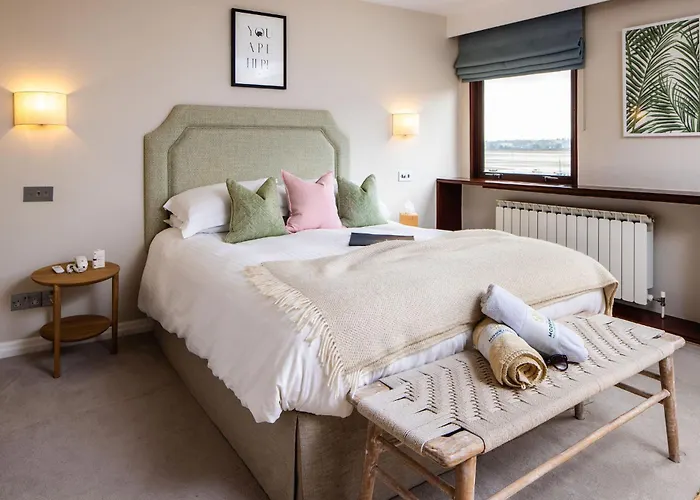 The Moorings Hotel & Restaurant
