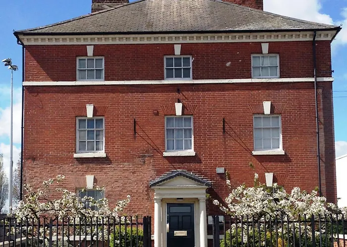 Peel House Historic Apartments