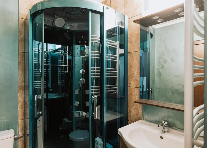Suru Hotel & Restaurant