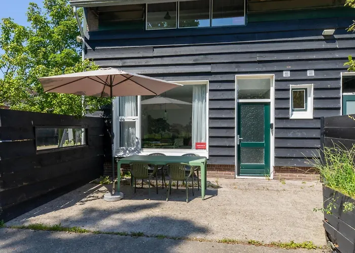 Welcome In - Beneden Appartement, Rustig Gelegen Met Terras En Speelweide I Kon Emmaweg 6, Vrouwenpolder