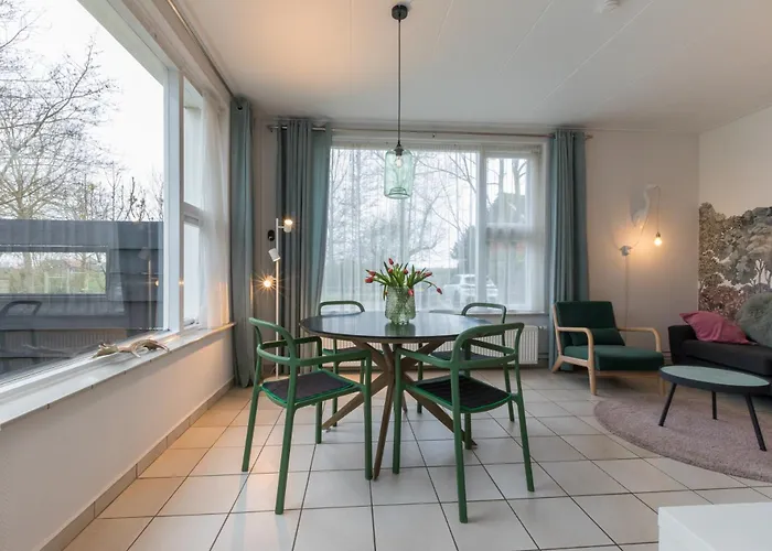 Welcome In - Beneden Appartement, Rustig Gelegen Met Terras En Speelweide I Kon Emmaweg 6, Vrouwenpolder