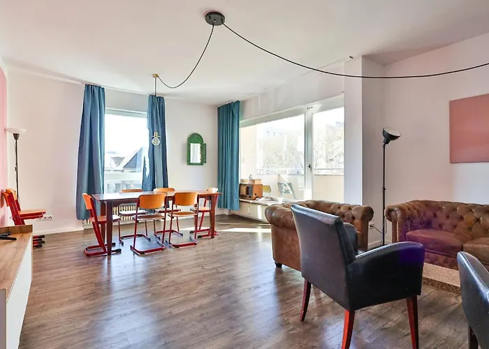 Spacious Flat 2Nd Floor Near Station