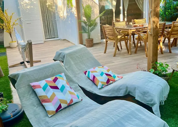 Maisonnette Avec Terrasse Et Jardin-Parking Prive-9Mn Des Plages A Pied