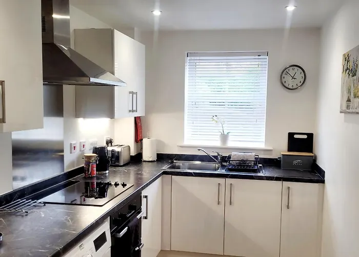 1 Merchants Gate - 2 Bedroom, City Apartment With Private Parking