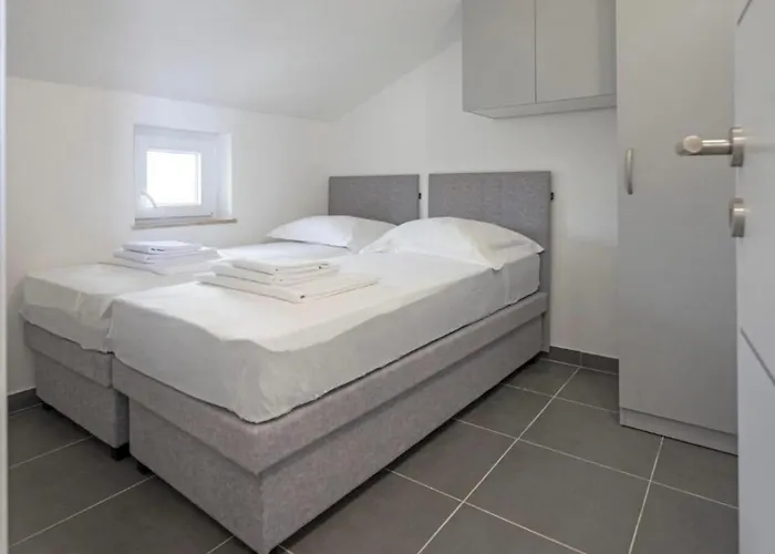 Apartmani Lovren
