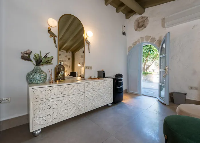 Alacati Tas Otel