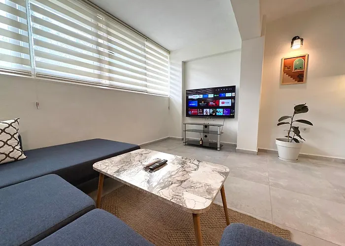 2Br Apartment In Oeluedeniz With Large Pool In Quiet Area