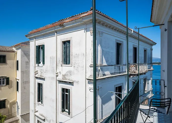 Fotiadis Family Luxury Suites By Konnect