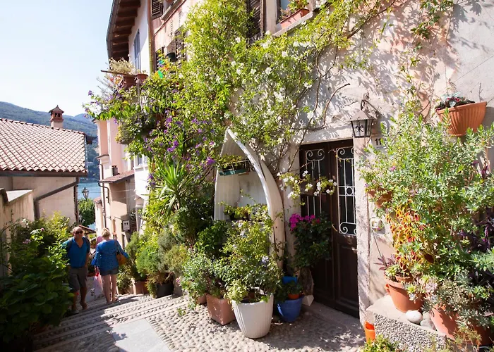 La Finestra Sul Lago: Lake Maggiore View & Garden - Happy Rentals