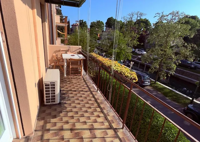 Eva 'S Flat With Large Sunny Balcony And Lagoon View