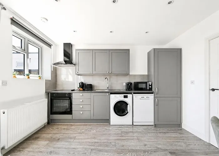 Stunning Apartment -Quick Access To Central London