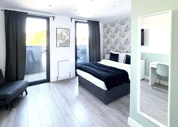 Stunning Apartment -Quick Access To Central London