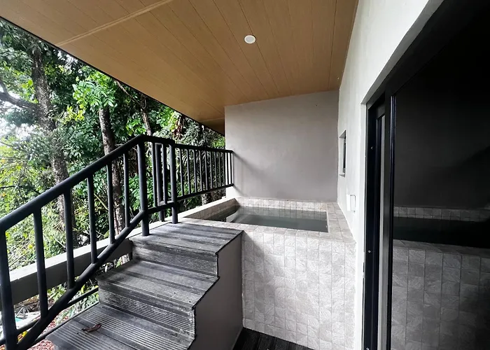 Bugana Beach And Dive Resort