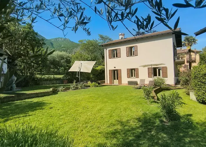 Villa La Bolvedrina - Garden And Lake View Apartments, Lake Como