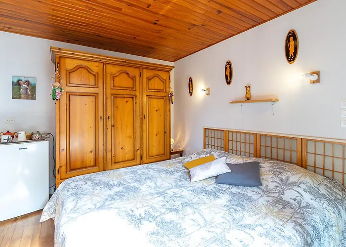 Chambre sous les mimosas 2kms plage