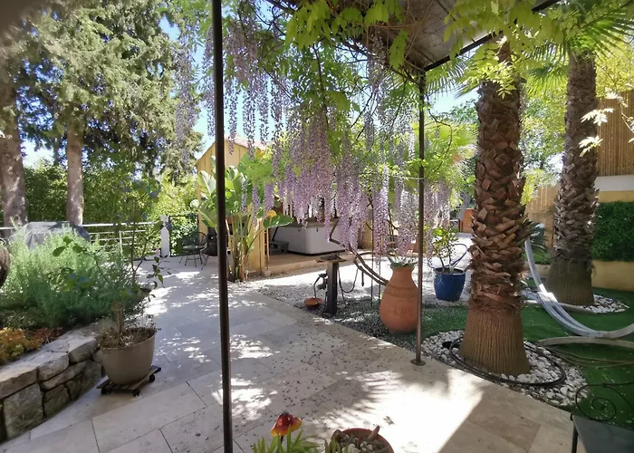 Maison De Charme En Couleurs