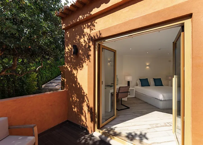 Casa Por Do Sal - Boutique Suites, Sea Views & Heated Pool
