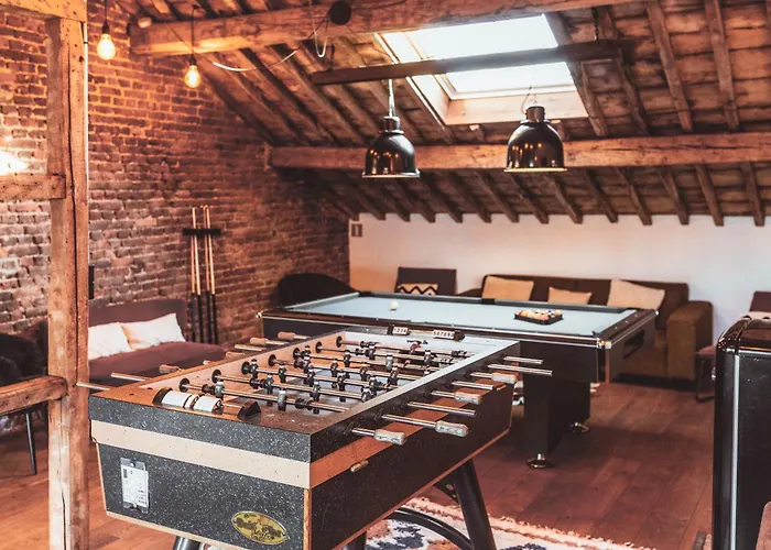 Grande Maison Au Coeur Du Carre - Quartier Festif!