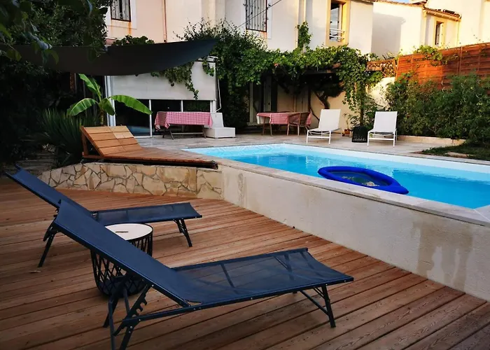 La Cabane Au Fond Du Jardin