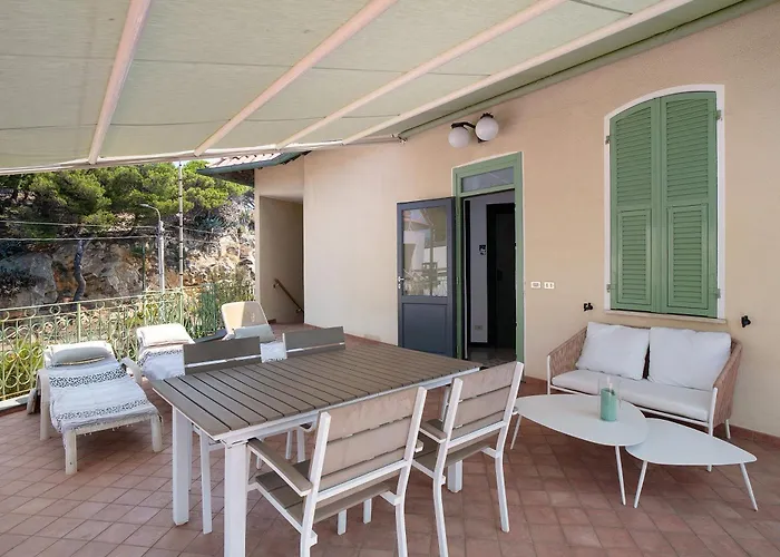 Wonderful Flat By Sea Chez Monique