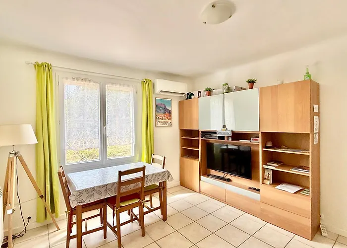 Chez Madou, T1 En Bas De Villa Et Rez De Jardin A 900M De La Mer Et Des Commerces
