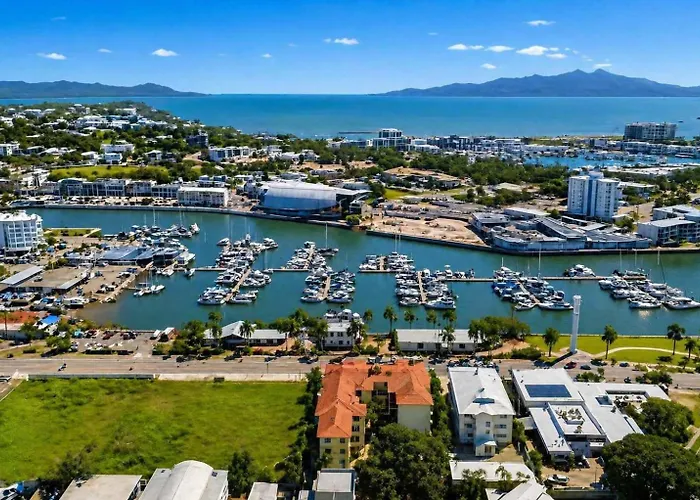 Stunning Marina View Studio - Steps Away From Townsville Cbd