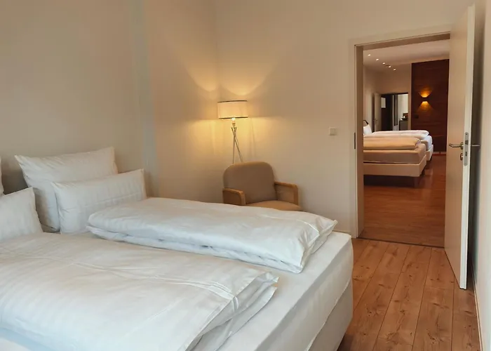 Hozo - Designer Apartments, Near Station, Parking