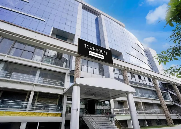 Super Townhouse Bharuch Near Railway Station Formerly Hotel Kohinoor
