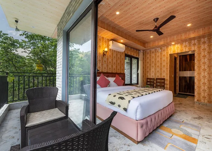 Splendid Retreat Hotels Kasauli - Vacation, River View Balcony, Traking, Camping, Bonfire, Family Groups, Forest Treks, Memories