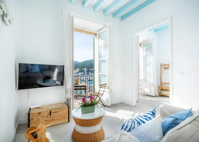 Marina 48 Seafront Apartment