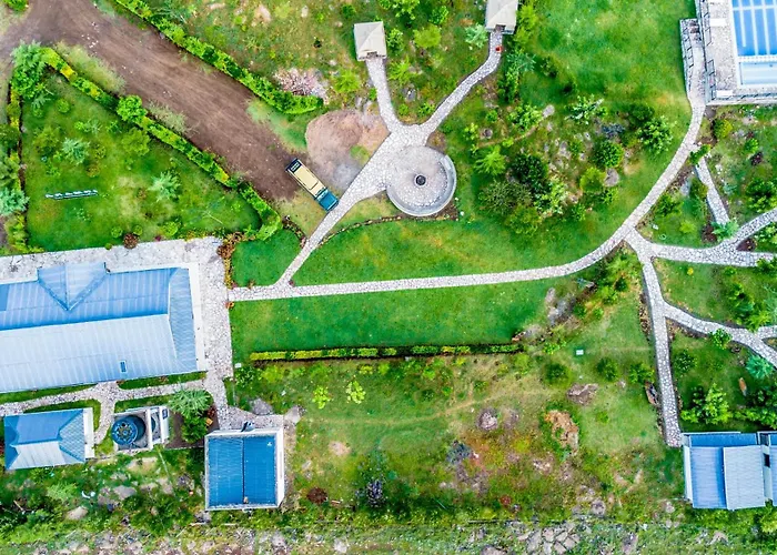 Rianta Hills Mara Resort