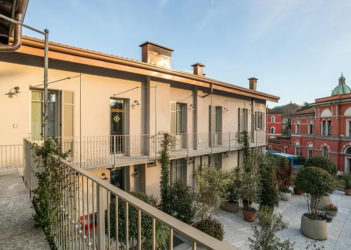 Le Dimore - Como City Center - Boutique Apartments Near Lake, Train And Bus Stations