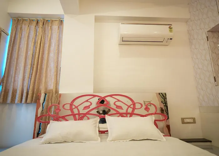 The Collectors Loft-A Luxury Private Suit Near Jaipur City Center - Two-Bedroom Apartment