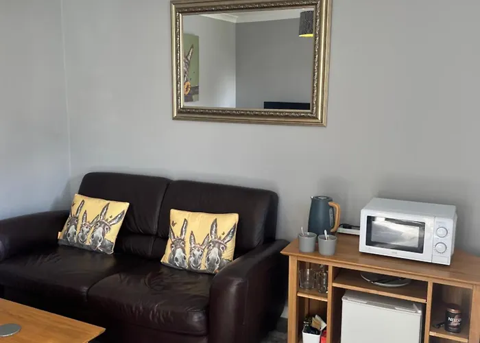 Silvermead Stables Own Access Studios Near Plymouth Life Centre Free Parking