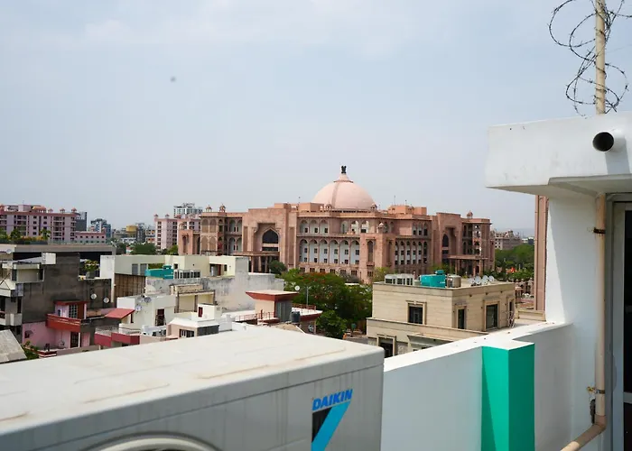The Collectors Loft-A Luxury Private Suit Near Jaipur City Center - Two-Bedroom Apartment