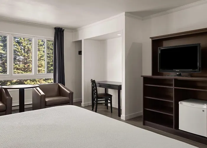 Ramada By Wyndham Laval