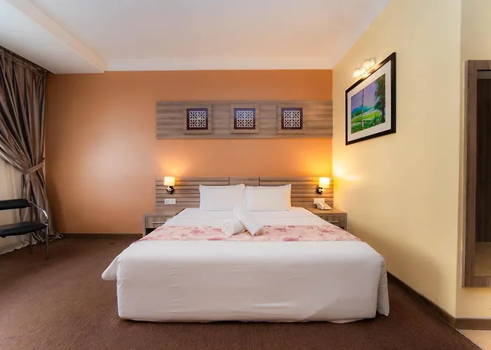 Hig Hotel & Convention