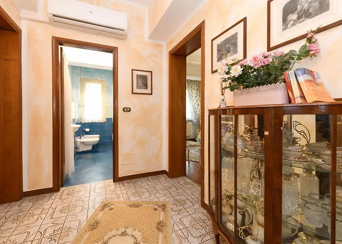 Le Bouganville Apartment- Downtown & Close To The Beach